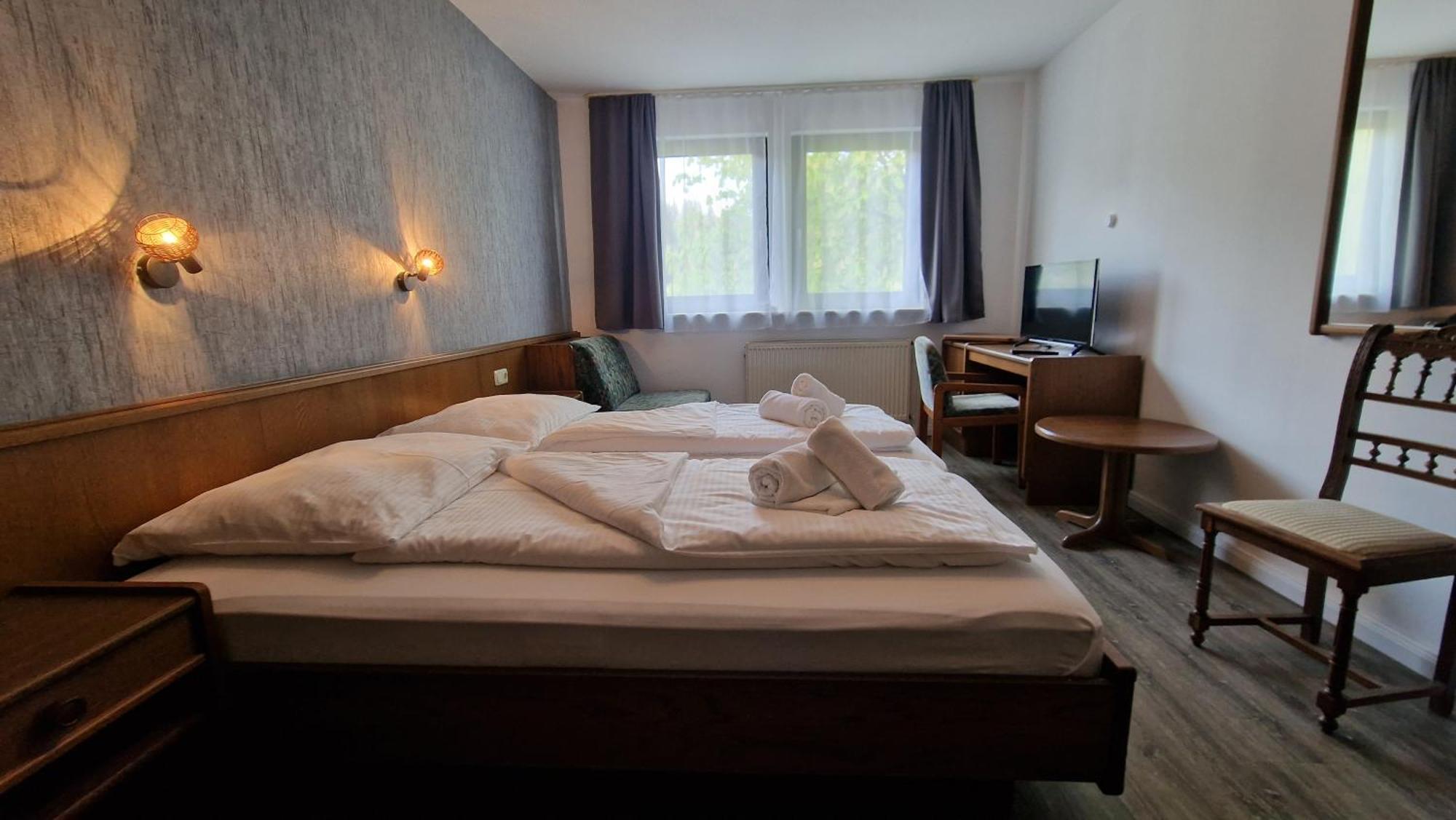 Hotel Tini Bad Fallingbostel Exterior foto