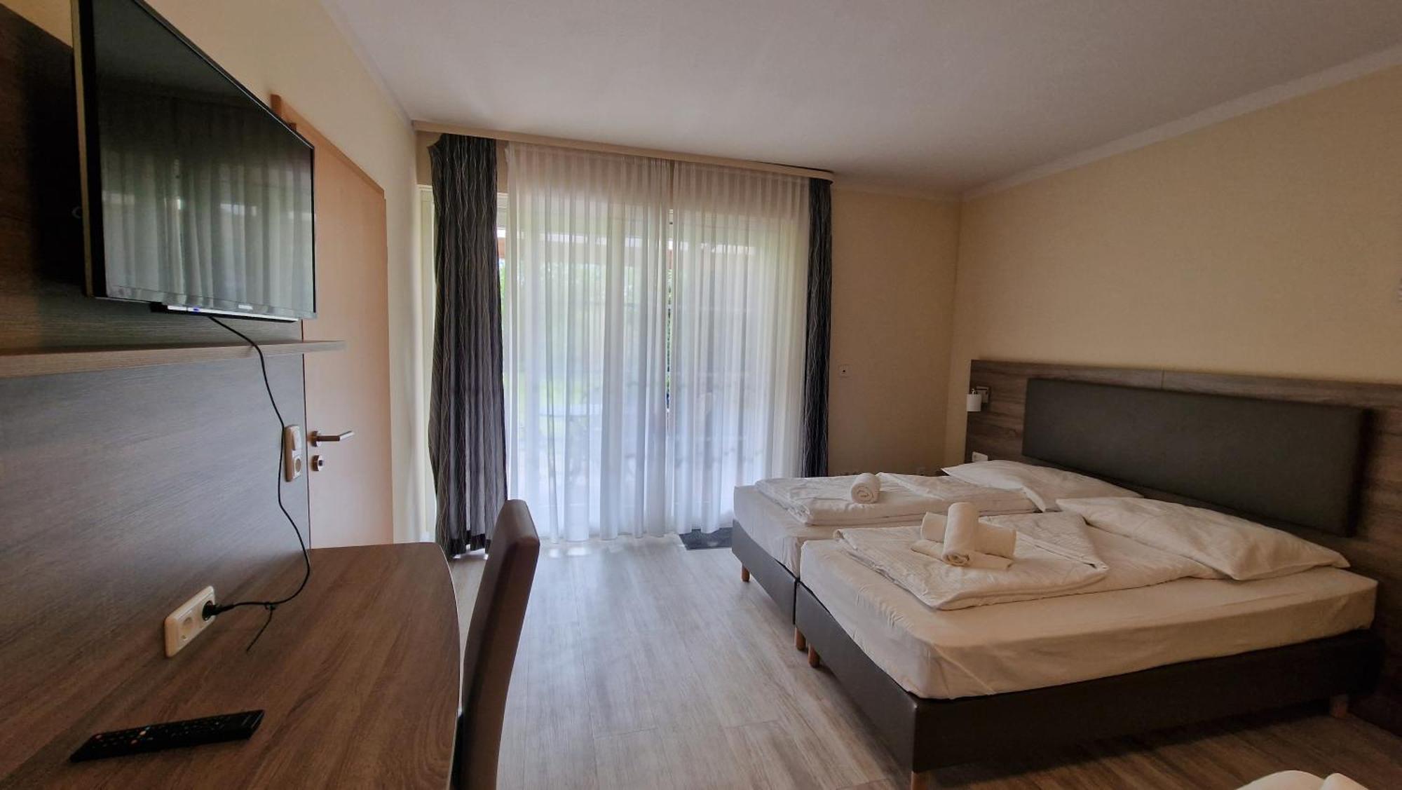 Hotel Tini Bad Fallingbostel Exterior foto