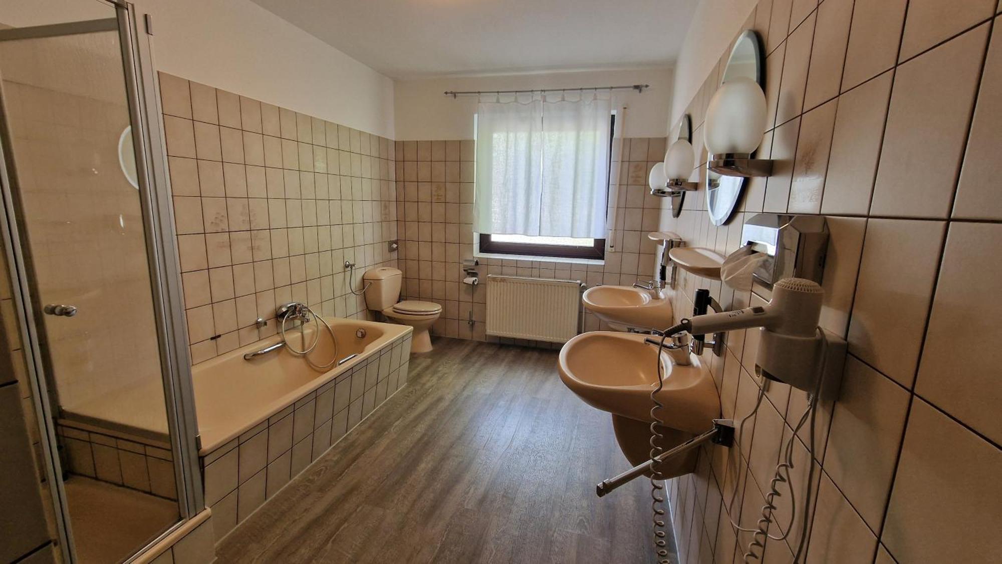Hotel Tini Bad Fallingbostel Exterior foto
